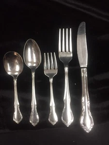 Oneida TODDLETIME 2 Feeding Spoons & 2 Forks & 1 Knife Stainless Steel EUC - Picture 1 of 11