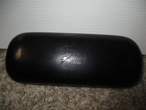 Saks Fifth Avenue schwarzes Hartschalenetui für Sonnenbrille oder Brille - Bild 1 von 4