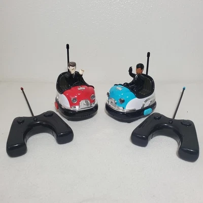 FAO Schwarz Remote Control Bumper Cars Ejecting Drivers RC Battle Set - Image 1 of 4