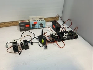 LOT OF 16 VINTAGE R/C MODEL AIRPLANE STANDARD SERVOS: FUTABA, HITEC, JR & MORE - Picture 1 of 10
