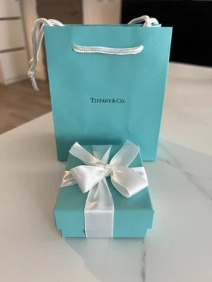 Brazalete envolvente con cordón de cuero de oro de 18 quilates de plata esterlina de 1837 Tiffany Co Makers Foto 1 de 4