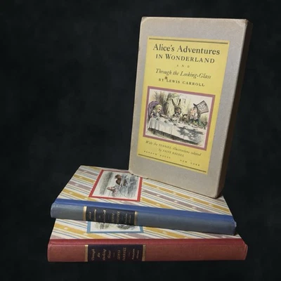 1946 Alice's Adventures In Wonderland & Through The Looking Glass Book BOX SET Foto 1 de 4