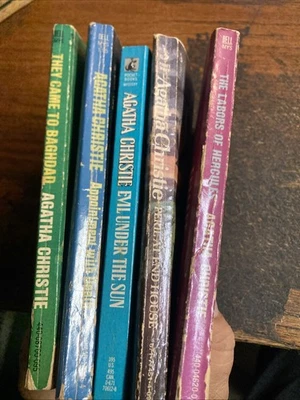 Lot of 5 Agatha Christie Vintage Paper Back Books Mystery Crime Detective Foto 1 de 4