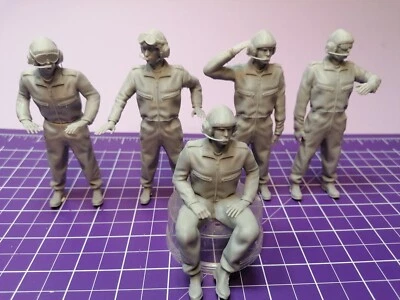 Moderne Bundeswehr Panzerbesatzung 5 Mann Set Vollfiguren Leopard 2 1:16 - Bild 1 von 4