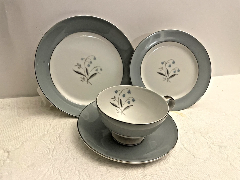 Ajuste de lugar Mikasa Accent S308 4 piezas - Narumi Japón borde gris azul floral Foto 1 de 4