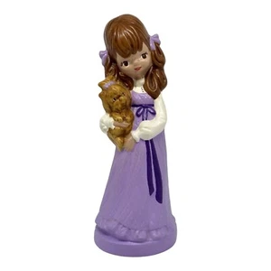 Statuina vintage ceramica dipinta a mano ragazza che tiene cane vestito viola firmata 10" - Foto 1 di 12