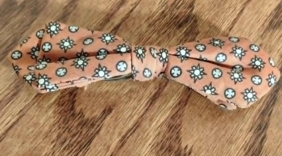 Clip de pajarita real vintage para hombre con estampado malva EE. UU. 5,5" de ancho Foto 1 de 2