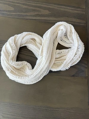 AMERICAN EAGLE OUTFITTERS crema BUFANDA INFINITA VOLUMINOSA MEZCLA DE LANA talla única  Foto 1 de 3