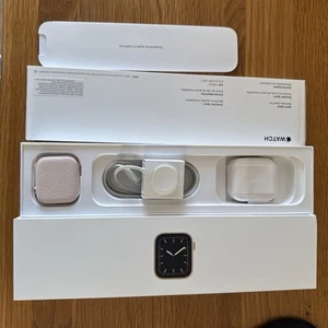 Apple Watch Series 5 44mm Gold-Tone Aluminium Case with Pink Sand Sport Band... - Zdjęcie 1 z 22
