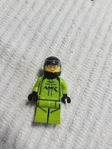 LEGO Minifigure Speed Champions ASTON MARTIN VANTAGE GT3 DRIVER - Picture 1 of 2