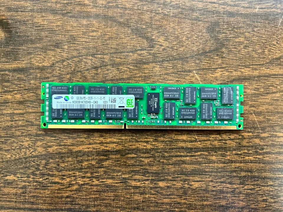SAMSUNG 8GB (1x8GB) 2RX4 PC3L-12800R 1.35V Server Memory M393B1K70DH0-CK0 - Image 1 of 1