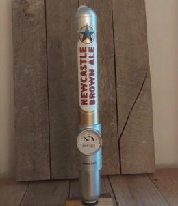 Newcastle Brown Ale Bier Zapfhahn Griff  - Bild 1 von 4