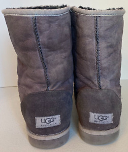 UGG Australia Classic Short Sheepskin Boots Women's Sz 10 M Purple 5825