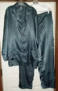 Pierre Cardin Men’s XL Striped Pajamas Set 2 Piece Striped Satin Long Sleeve XL - Picture 1 of 13
