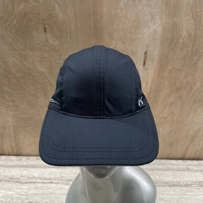 Gorra Under Armour Strapback para mujer negra ligera ajustable Foto 1 de 4