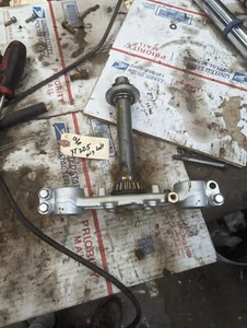 1996 Yamaha XT225 triple tree missing 1 bolts R - Picture 1 of 8