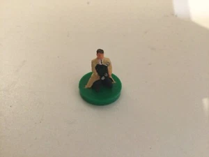 SUBBUTEO Press Photographer Kneeling with Camera and Yellow Jacket. T4594 - Afbeelding 1 van 1