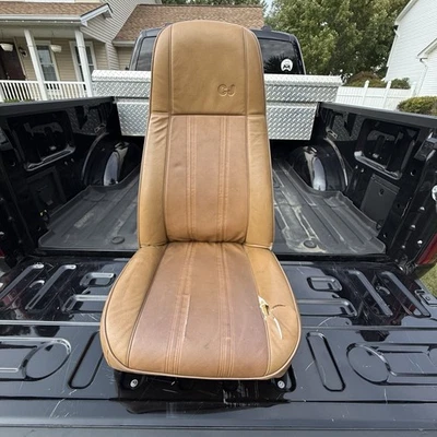 Сиденье водителя 1976-1986 Jeep CJ5 CJ7 OEM желтовато-коричневый винил оригинальный логотип CJ - Изображение 1 из 4