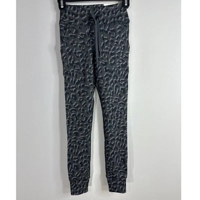 Leggings para mujer AERIE OFFLINE tiro alto corbata frontal patrón jirafa negros grises XS Foto 1 de 4