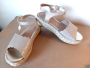 BNWT - NEXT Ladys Girls Sandals Shoes Wedges⭐️UK 2👠 EU34.5 Gold Glittery Party - Picture 1 of 7