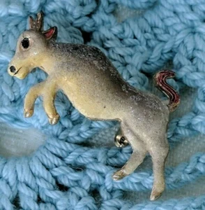 Vintage ZODIAC Taurus the Bull Pearlized PIN BROOCH Korea - Picture 1 of 5