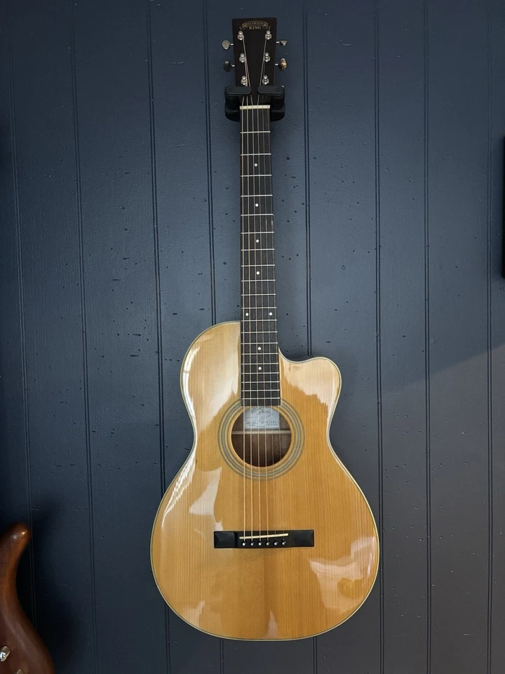 Guitarra acústica de salón Recording King RP1-16C tapa de abeto torrificada y bolsa de concierto Foto 1 de 4