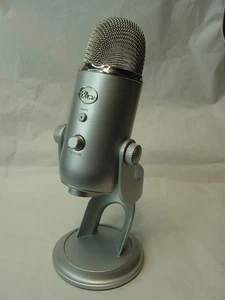 BLAUES USB MIKROFON MIT STÄNDER - KOMMT WIE ABGEBILDET - Bild 1 von 3