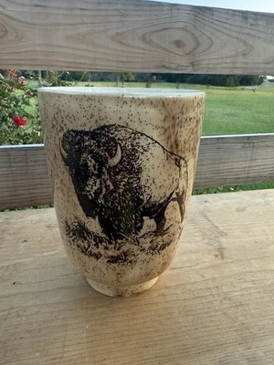 Jarrón de cerámica con estampado de búfalo decoración rústica Foto 1 de 4