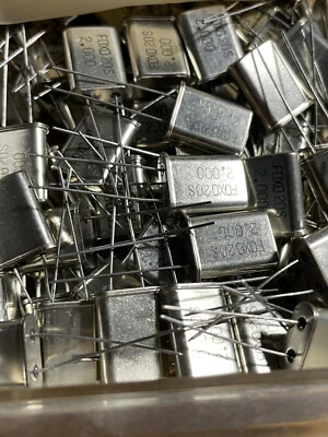 A lot of TEN (10) Quartz Crystal HC-49U at selected frequencies - Image 1 of 4