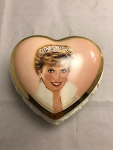 PRINCESS DIANA MUSIC BOX  1998 PLAY'S ELTON JOHN (CANDLE IN THE WIND) PRE-OWNED - Picture 1 of 4
