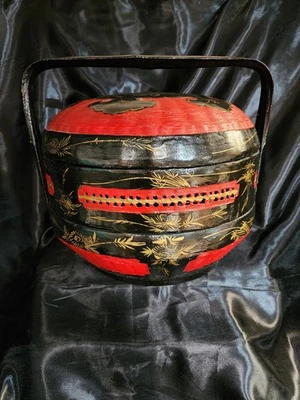 Cesta de boda china vintage Peranakan pintada a mano laca negra dorada bambú Foto 1 de 4