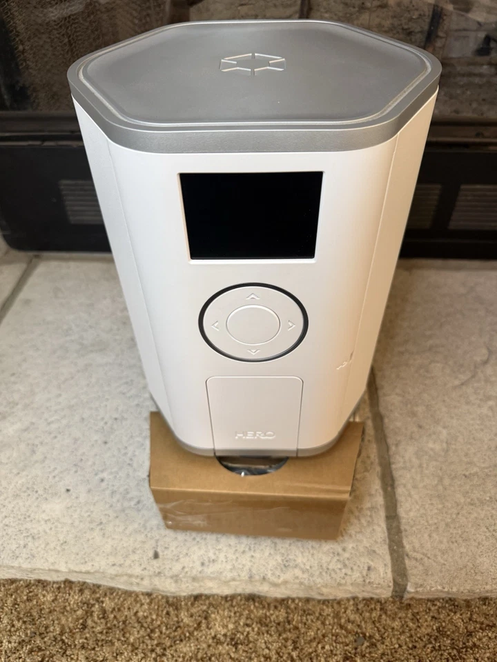 Dispensador y organizador inteligente de píldoras para medicamentos Hero H100 Foto 1 de 4