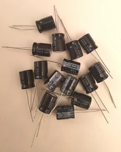 Set Of 15 Capacitors 10µF - 250 V - 105°C - Low Impedance - Picture 1 of 1