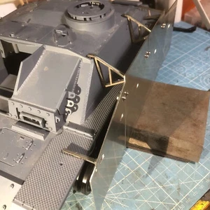 1/16 Stug III (Henglong disponibile) Kit armatura gonna completa in metallo Am - Foto 1 di 10
