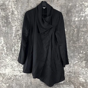 Garnet Hill Gr. 8 schwarz asymmetrisch Knopf drapiert Wickel Jacke Cape Schal - Bild 1 von 11