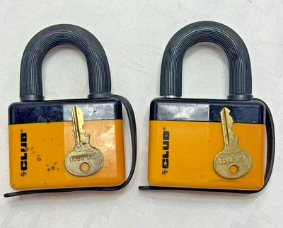 The Club 耐候挂锁 2 件套 UTL833E 大号 2.5 英寸层压钢 — 第 1/4 张图片
