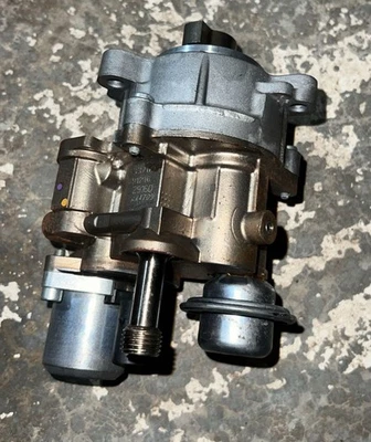 Genuine OEM BMW 13517616170 High Pressure Fuel Pump For N53 N54 N55 - Image 1 of 3