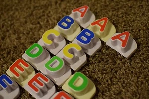 Leap Frog Fridge Phonics Replacement Magnetic SMALL CAPITAL Letters -Individual - Picture 1 of 4