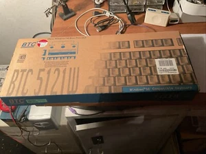 Tastiera Btc 512w Layout USA PS/2 - Foto 1 di 5