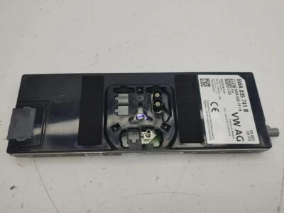 Volkswagen Golf VIII 2022 Antenna Amplifier?rker Signal Amplifier?rker AMD136239 - Image 1 of 4