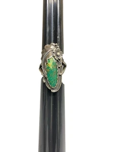 Vintage Navajo Ring Sterling Silver Green Turquoise Leaf/Flower Ring Size 8 - Picture 1 of 13