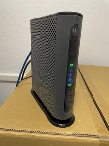Motorola MB8611 DOCSIS 3.1 Multi-Gig Cable Modem - Afbeelding 1 van 4