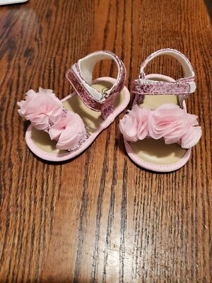 Sandalias Bebé Niña Rosa Brillante con Flores Talla 3 (6-9 Meses) Usadas en Excelente Condición  Foto 1 de 3