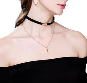 Collana oro con ciondolo e stringicollo cinghia color cuoio/nero con placca oro - Imagen 1 de 3