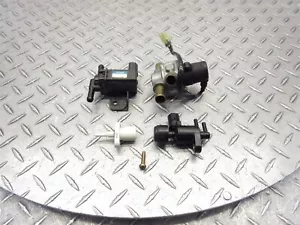 2004 04-05 Honda CBR 1000 CBR1000RR admisión aire sensor válvula solenoide lote - Imagen 1 de 9