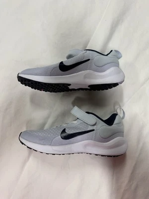 Zapatillas Nike Niños Blanco y Negro Talla 13.5C Foto 1 de 4