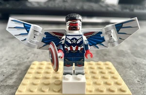 Retired Lego CMF Marvel Series 1 Captain America Sam Wilson / Falcon Minifigure - Picture 1 of 3