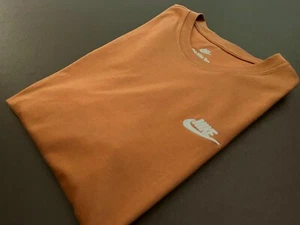 🔥 NWT Nike Men's Sz L, XL Sportswear Club Brown short sleeves T-Shirt 🔥 - Picture 1 of 6