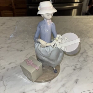 FIGURA PORCELANA GORROS PASCUA LADRO Excelente Estado 5852 - Imagen 1 de 6