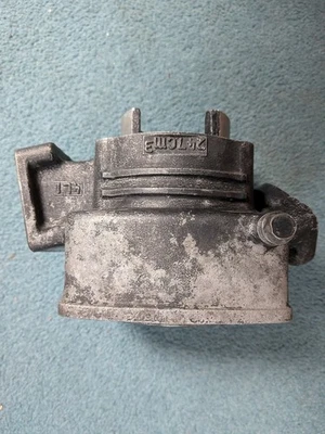 Yamaha RD 250 LC Left Barrel Standard 54mm Bore In Useable Condition No Porting - Image 1 of 4